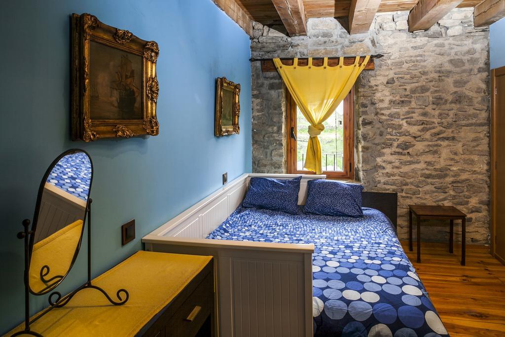 Вілла Casa Dorondon Lasaosa Екстер'єр фото