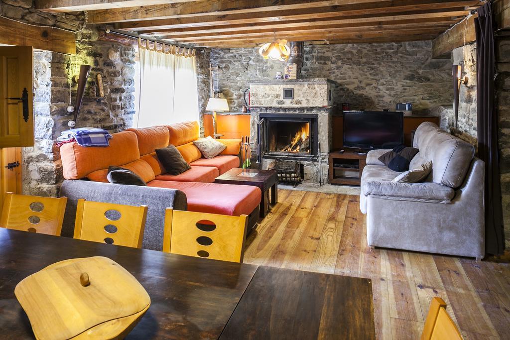 Вілла Casa Dorondon Lasaosa Екстер'єр фото